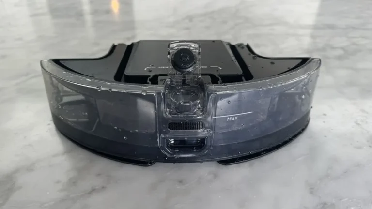 Vacuum camera